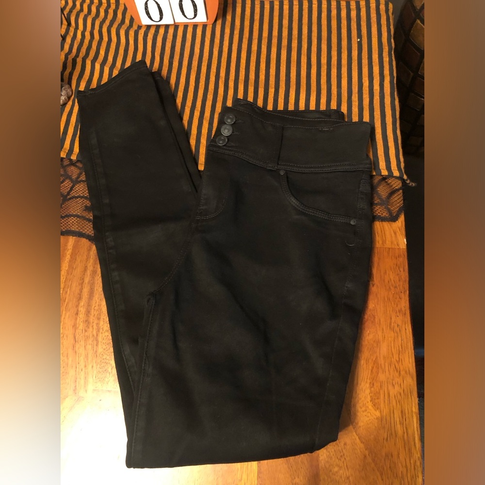 Wallflower Black Sassy High Rise Pants